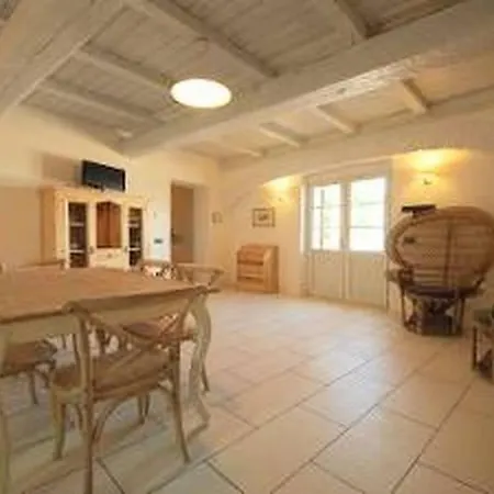 Very Pretty Poolside, Jacuzzi, Gardens No01 Villa Spoleto