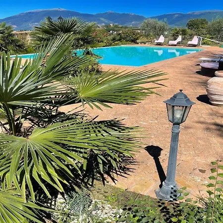 Very Pretty Poolside, Jacuzzi, Gardens No01 Villa Spoleto