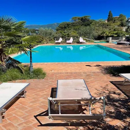 Very Pretty Poolside, Jacuzzi, Gardens No01 Spoleto