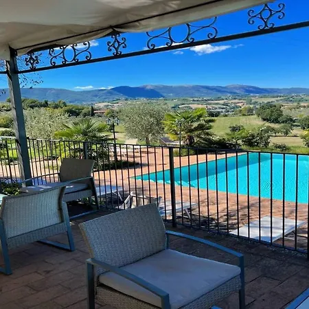 Very Pretty Poolside, Jacuzzi, Gardens No01 Spoleto
