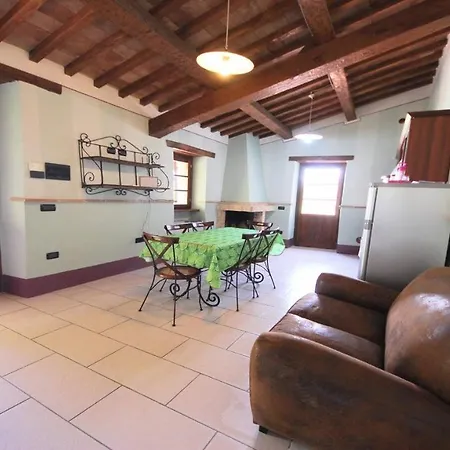 Villa Very Pretty Poolside, Jacuzzi, Gardens No01