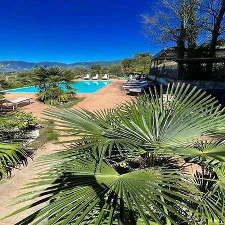 Very Pretty Poolside, Jacuzzi, Gardens No01 Spoleto